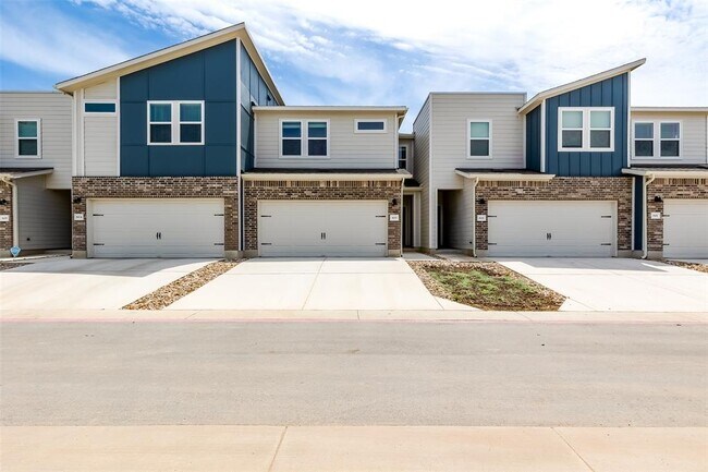 property at 1850 Settlers Glen Dr
