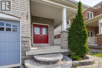 1648 Pennel Dr in Oshawa, ON - Building Photo - Building Photo