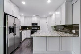 6700 SW 49th Ter in Miami, FL - Building Photo - Building Photo