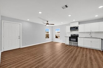 7737 Orebo St in Houston, TX - Building Photo - Building Photo