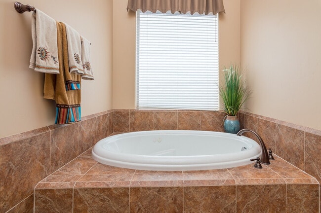 37023 N 12th St in Phoenix, AZ - Building Photo - Building Photo