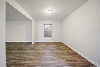 15536 Briar Forest Dr in Conroe, TX - Foto de edificio - Building Photo