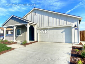 936 Tipton Ln in Patterson, CA - Building Photo - Building Photo