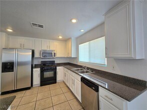 11884 Bella Luna St in Las Vegas, NV - Building Photo - Building Photo