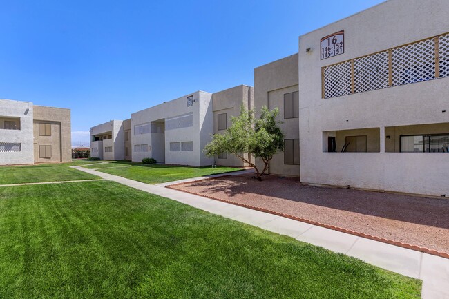 Shadow Ridge Apartment Homes in Las Vegas, NV - Building Photo - Building Photo