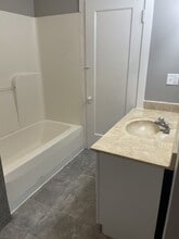 229 Foster Ave in Rockford, IL - Building Photo - Building Photo