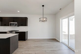 4256 E Kalinga St in Meridian, ID - Foto de edificio - Building Photo