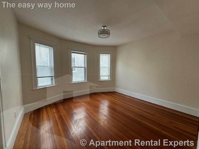 65 Conwell Ave in Somerville, MA - Building Photo - Building Photo