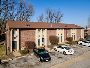 San Rafael Townhomes in St. Louis, MO - Foto de edificio - Building Photo