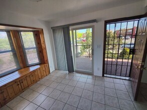 1307 Rufina Ln in Santa Fe, NM - Foto de edificio - Building Photo