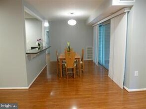 5200 Crossfield Ct in North Bethesda, MD - Building Photo - Building Photo