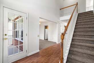 5105 Villas Terrace in Stone Mountain, GA - Foto de edificio - Building Photo