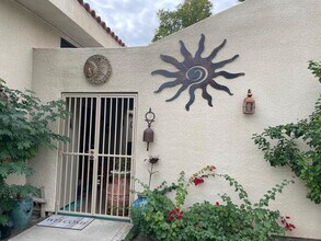 8 Mission Ct in Rancho Mirage, CA - Building Photo - Building Photo