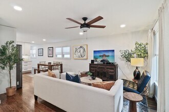 3008 N Spaulding Ave in Chicago, IL - Building Photo - Building Photo