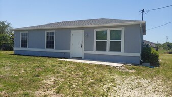 1408 Xelda Ave S in Lehigh Acres, FL - Building Photo