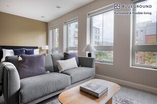 21 Charles St in Cambridge, MA - Building Photo