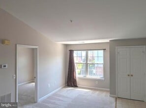 673 Constellation Square SE in Leesburg, VA - Building Photo - Building Photo