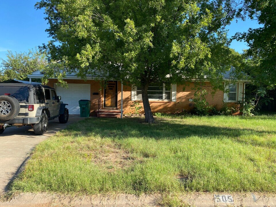 505 Meadow Dr in Burkburnett, TX - Building Photo