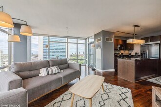 510 W Erie St in Chicago, IL - Building Photo - Building Photo