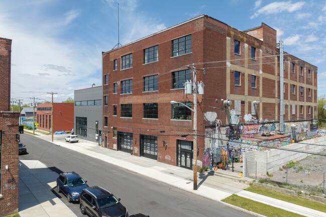 166 Chandler St in Buffalo, NY - Building Photo - Building Photo