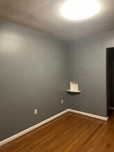 814 Ellison Ave, Unit 4 in Cincinnati, OH - Foto de edificio - Building Photo