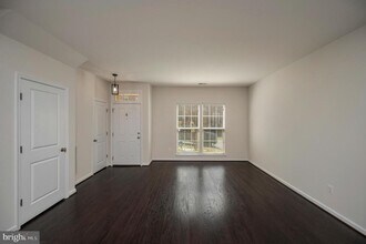 208 Freesia Ln in Stafford, VA - Building Photo - Building Photo