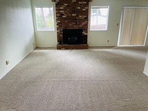 5522 Beechwood Ct S in Salem, OR - Building Photo - Building Photo