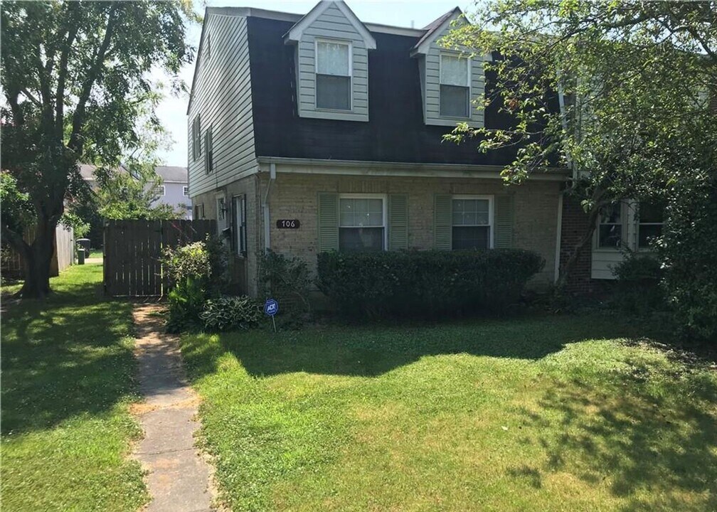 706 Cambridge Dr in Virginia Beach, VA - Building Photo