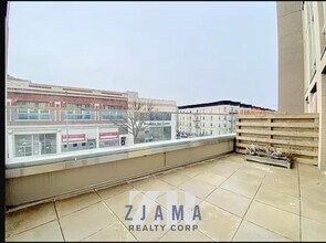 409 Eastern Pkwy in Brooklyn, NY - Building Photo - Building Photo