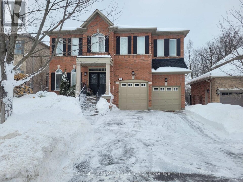 52 Sandbanks Dr in Richmond Hill, ON - Building Photo