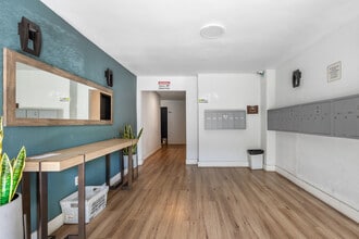 1834 Bentley in Los Angeles, CA - Foto de edificio - Building Photo