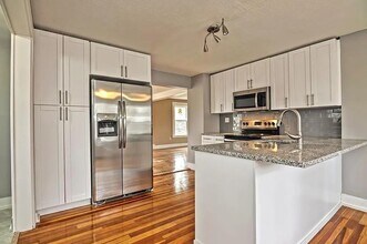 2 Shaw Pl in Foxboro, MA - Building Photo - Building Photo