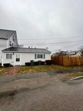 868 Bedford St in Abington, MA - Building Photo - Building Photo