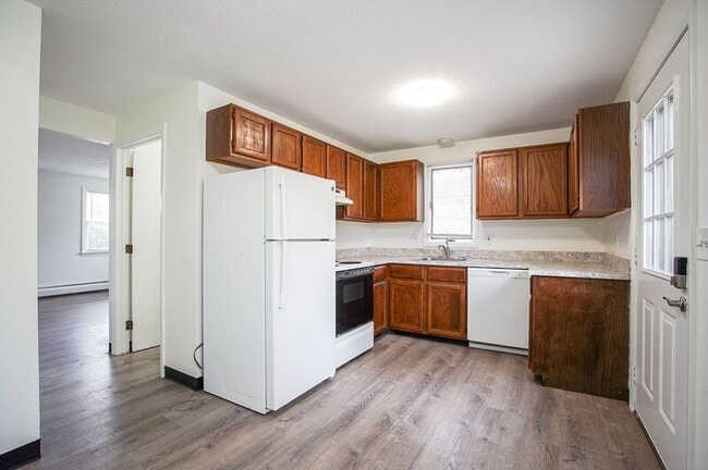 878 St James Ave in Springfield, MA - Building Photo - Building Photo