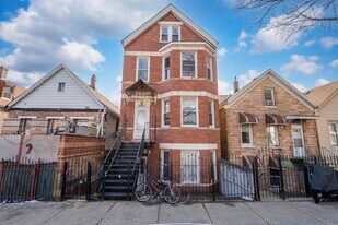 2643 W 21st Pl in Chicago, IL - Building Photo