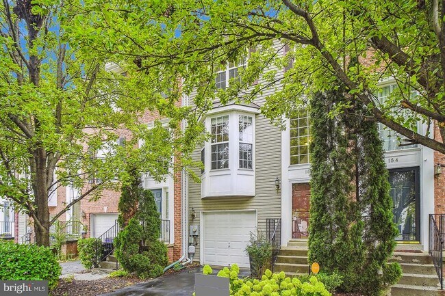 152 Fieldstone Ct in Frederick, MD - Foto de edificio - Building Photo