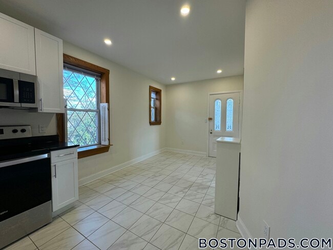 15 Green St, Unit 6