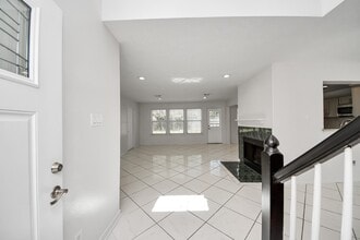 8026 Big Oak Trail Dr in Houston, TX - Building Photo - Building Photo