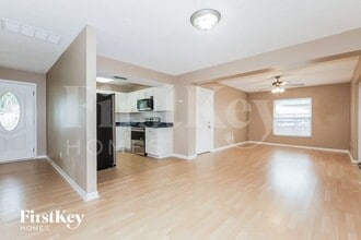 1827 Driftwood Cir S in Oldsmar, FL - Building Photo - Building Photo