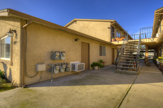 10-Unit Ripon Apartment Complex in Ripon, CA - Building Photo - Building Photo