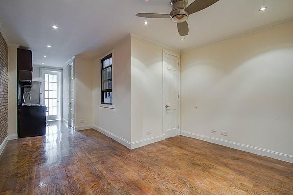 70 W 128th St, Unit 4D in New York, NY - Building Photo