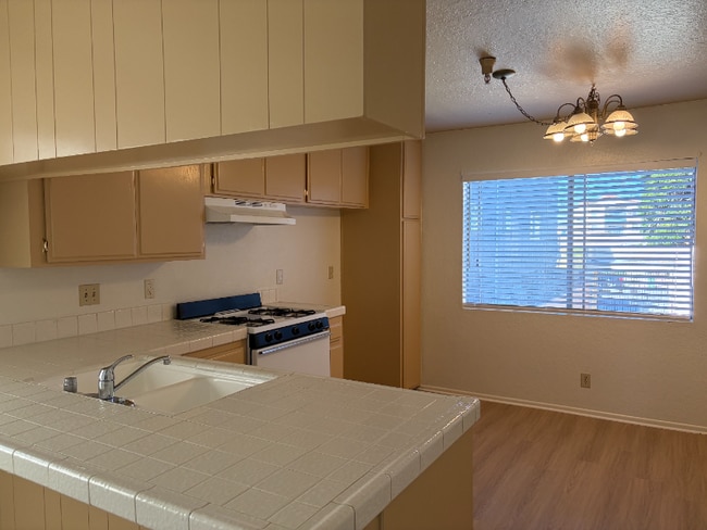 4040 W 130th St in Hawthorne, CA - Building Photo - Building Photo