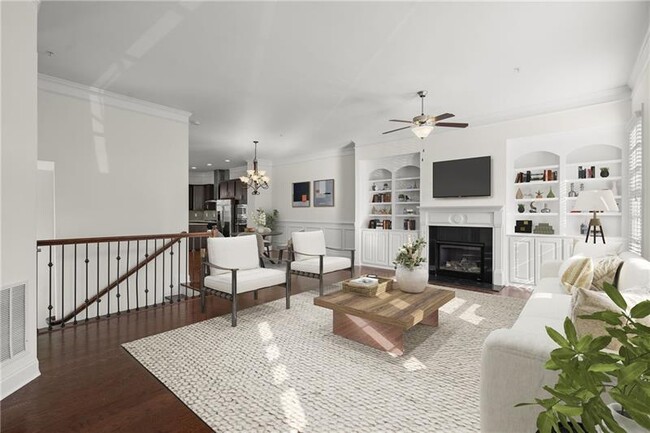 310 Rose Garden Ln in Alpharetta, GA - Foto de edificio - Building Photo