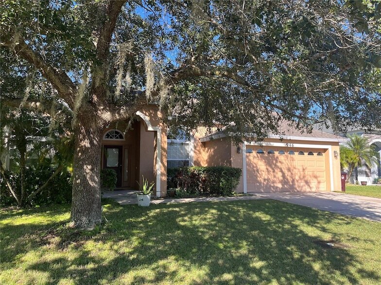 946 Seneca Trail in St. Cloud, FL - Building Photo