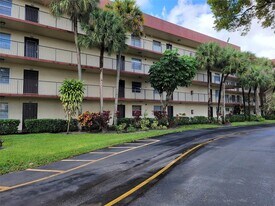 3341 NW 47th Ter, Unit # 317 in Lauderdale Lakes, FL - Building Photo