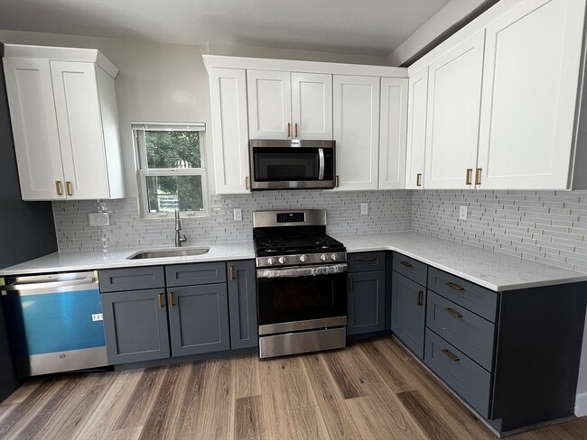 56 Pelham St in Methuen, MA - Building Photo - Building Photo