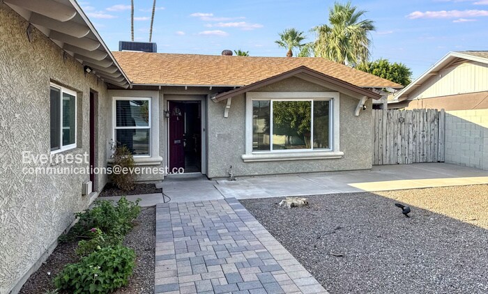 8726 E Bonnie Rose Ave in Scottsdale, AZ - Building Photo
