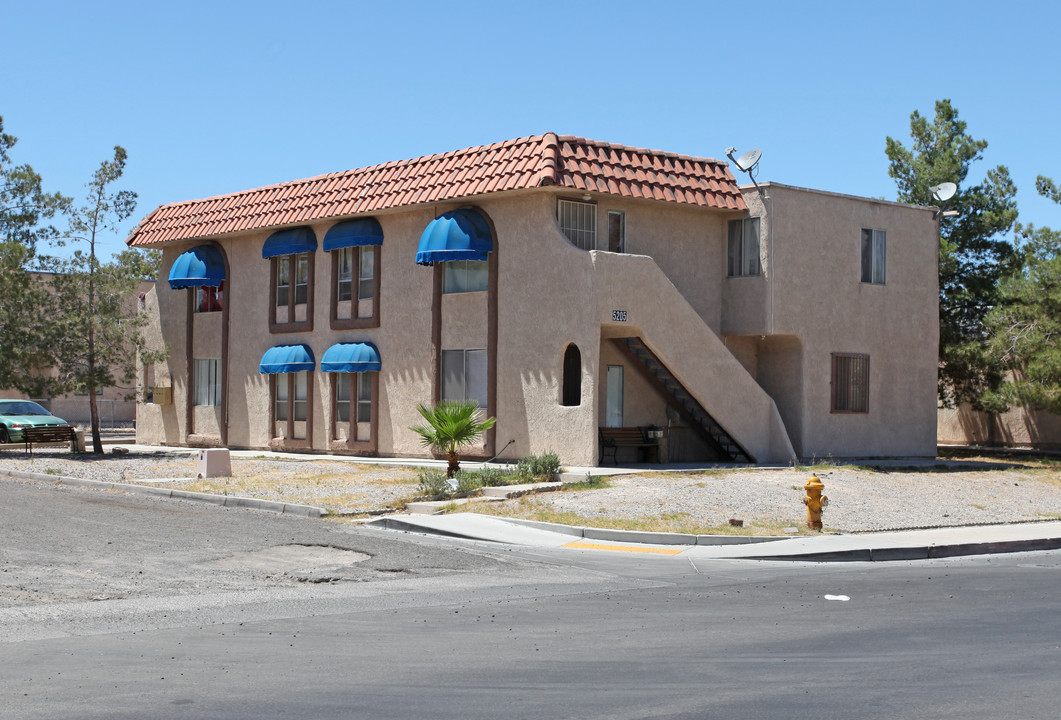 5205 Tamarus St in Las Vegas, NV - Foto de edificio