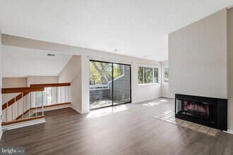 1964 Villaridge Dr in Reston, VA - Building Photo - Building Photo