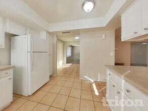 5819 W Grovers Ave in Glendale, AZ - Building Photo - Building Photo